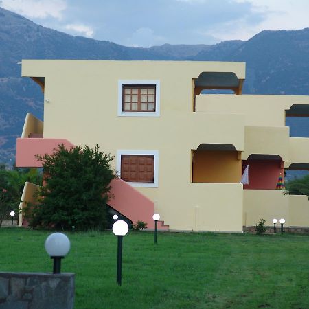 Terpsichore Apartments Kyparissia Luaran gambar
