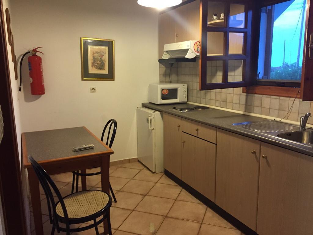 Terpsichore Apartments Kyparissia Bilik gambar